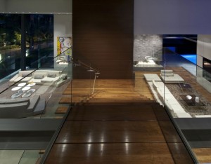 arquitetura-moderna-escada-em-madeira-e-vidro-casa-em-beverly-hills-por-whipple-russell-arquitetos