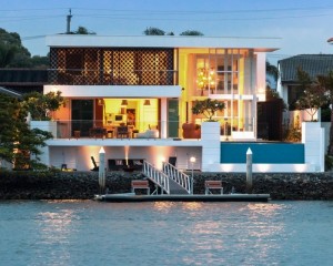casa-beira-mar-em-queensland-na-australia-por-bgd-architects
