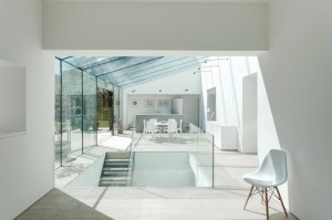 cobertura-de-vidro-na-varanda-casa-em-winchester-inglaterra-pelos-arquitetos-do-ar-design