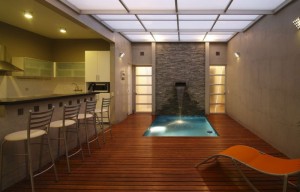 piscina-com-cobertura-de-vidro-retratil-casa-de-praia-no-peru-pelos-arquitetos-da-gomez-torre-guerrero