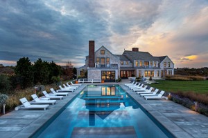 arquitetura-tradicional-casa-na-ilha-de-nanucket-massachusetts-por-j-brown