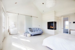 decoracao-clean-quarto-de-casal-casa-na-ilha-de-nanucket-massachusetts-por-j-brown