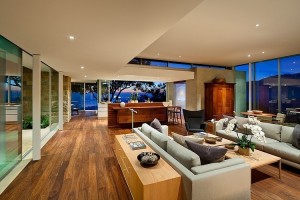 decoracao-sala-de-estar-casa-na-california-por-neumann-mendro-andrulaitis-arquitetos