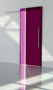 porta-deslizante-em-vidro-colorido-por-casali