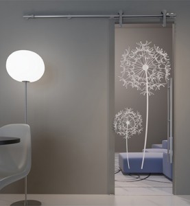 porta-deslizante-em-vidro-pintado-por-otc-doors