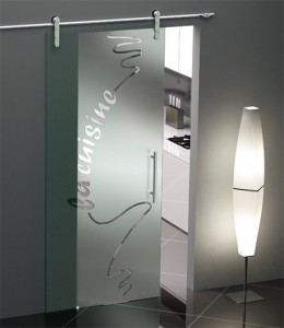 porta-deslizante-em-vidro-serigrafado-por-casali