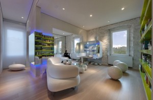 decoracao-futurista-sala-de-estar-de-apartamento-em-florenca-na-italia-pelo-arquiteto-simone-micheli