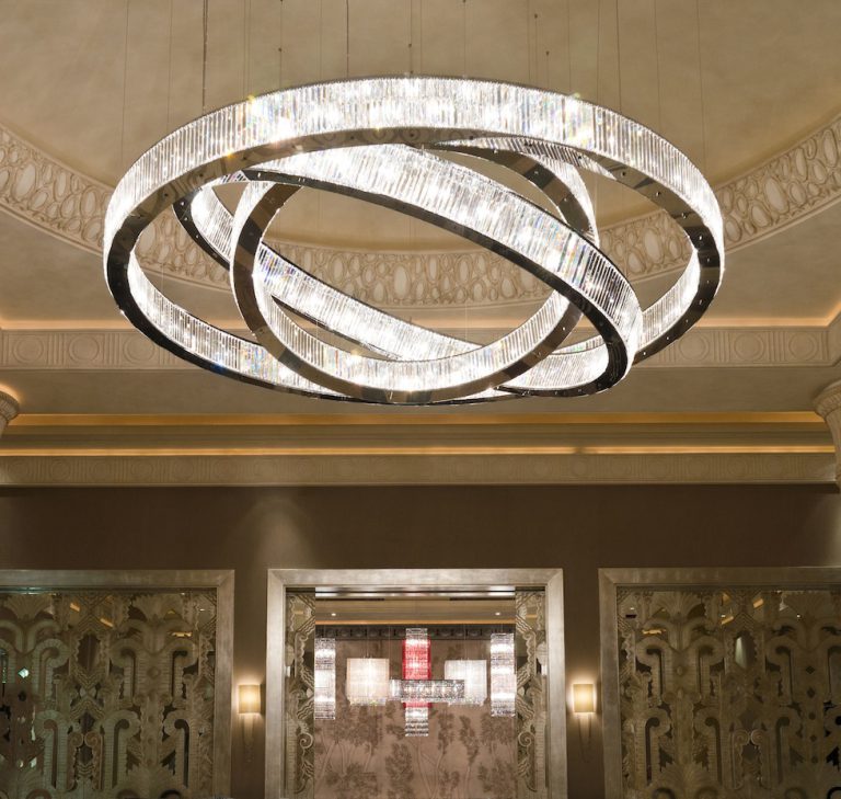 Lustres de cristal Swarovski inspirados em brincos