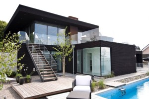 arquitetura-fachada-preta-de-casa-na-suecia