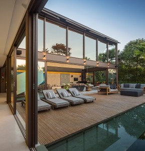 deck-da-piscina-em-madeira-mansao-cidade-jardim-sp
