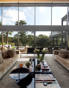 fachada-de-vidro-em-pe-direito-duplo-mansao-cidade-jardim-sp