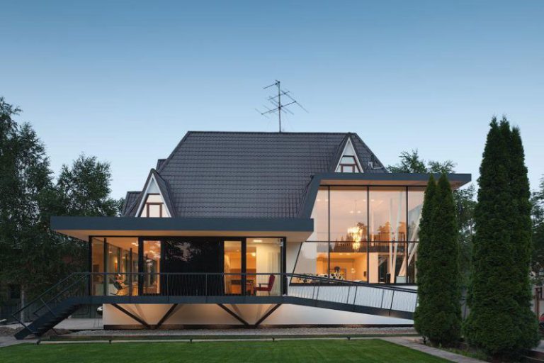 Arquitetura tradicional modernizada pelo vidro
