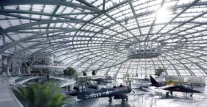cobertura-de-vidro-do-hangar-da-red-bull-em-salzburgo-austria