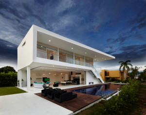deck-madeira-com-piscina-casa-em-girardot-colombia