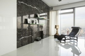 sala-de-estar-com-lareira-apartamento-em-sao-petersburgo-russia