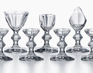 tabuleiro-de-xadrez-com-pecas-de-cristal