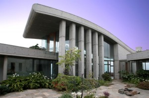 concreto-aparente-casa-litoral-chileno-zapallar-papudo