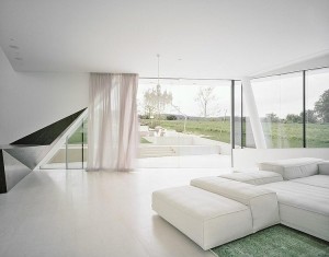 decoracao-branca-sala-de-estar-casa-em-viena-na-austria