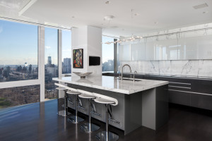 decoracao-clean-cozinha-em-ilha-cobertura-em-midtown-ny