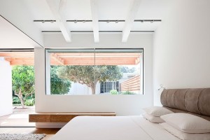 decoracao-clean-e-minimalista-suite-de-casal-casa-em-netanya-israel
