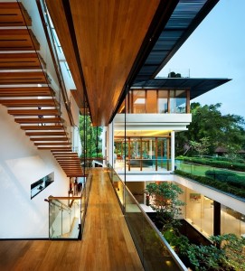 escada-de-vidro-e-madeira-casa-em-singapura-por-guz