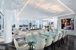 mesa-de-vidro-fosco-cobertura-em-midtown-ny