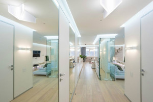 paredes-espelhadas-apartamento-em-rostov-do-dom-russia