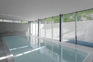 piscina-interna-casa-em-karlsruhe-alemanha