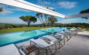 deck-piscina-casa-em-saint-tropez