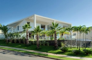 fachada-de-casa-no-alphaville-goiania