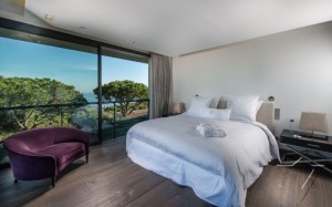 suite-de-casal-decorado-casa-em-saint-tropez