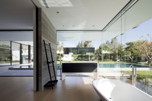 banheiro-integrado-quarto-casa-em-tel-aviv-israel