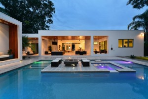 piscina-integrada-a-sala-casa-em-sarasota-florida
