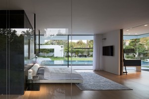 quarto-de-casal-integrado-banheiro-casa-em-tel-aviv-israel