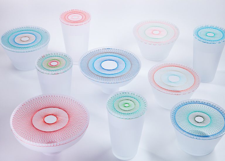 Vasos de flores inusitados pelo designer japonês Jun Murakoshi