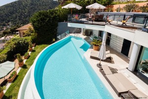 deck-com-piscina-casa-de-praia-riviera-francesa