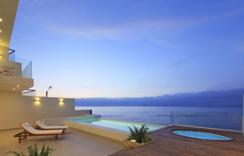 deck-com-piscina-e-jacuzzi-casa-de-praia-em-playa-senoritas