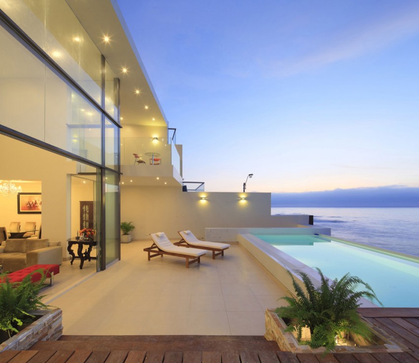 terraco-com-piscina-e-jacuzzi-e-vista-pro-mar