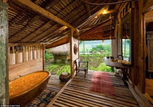 banheira-zen-bangalo-hotel-em-bali-bambu-indah