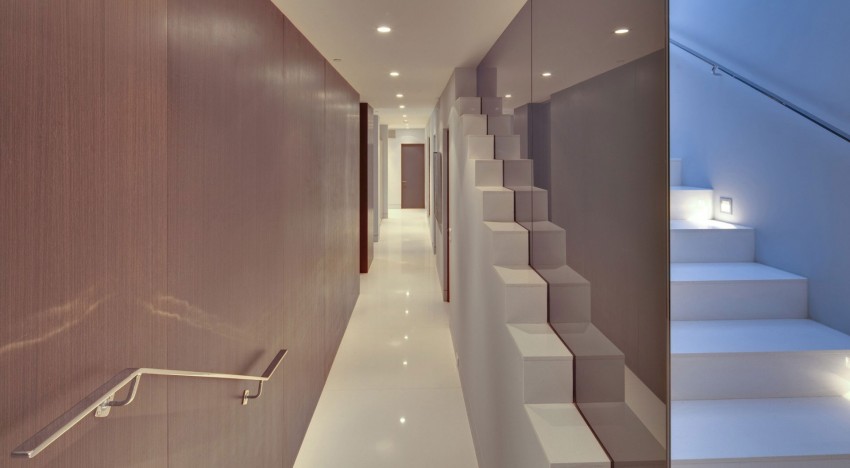 escada-com-fechamento-de-vidro-casa-em-los-angeles
