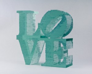 escultura-love-de-vidro