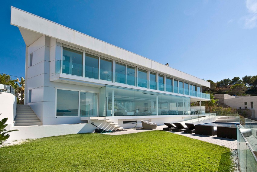 fachada-de-vidro-casa-em-mallorca