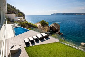 piscina-borda-infinita-casa-em-mallorca