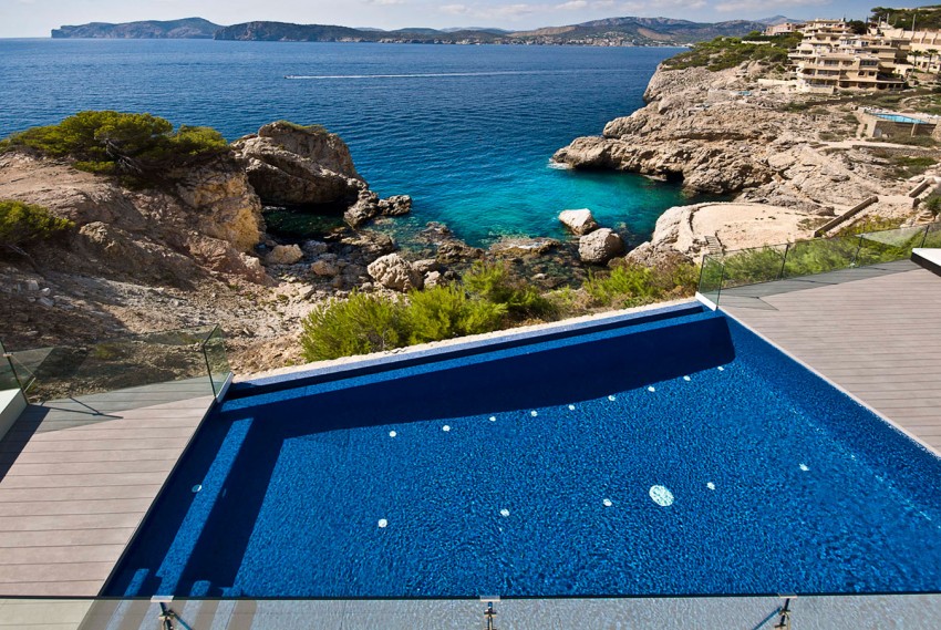 piscina-panoramica-vista-pro-mar-casa-em-mallorca