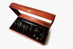 conjunto-taca-de-vinho-tinto-por-kacper-hamilton