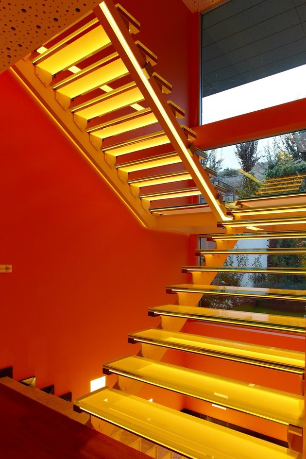 escada-de-vidro-com-led-casa-em-ancara-turquia