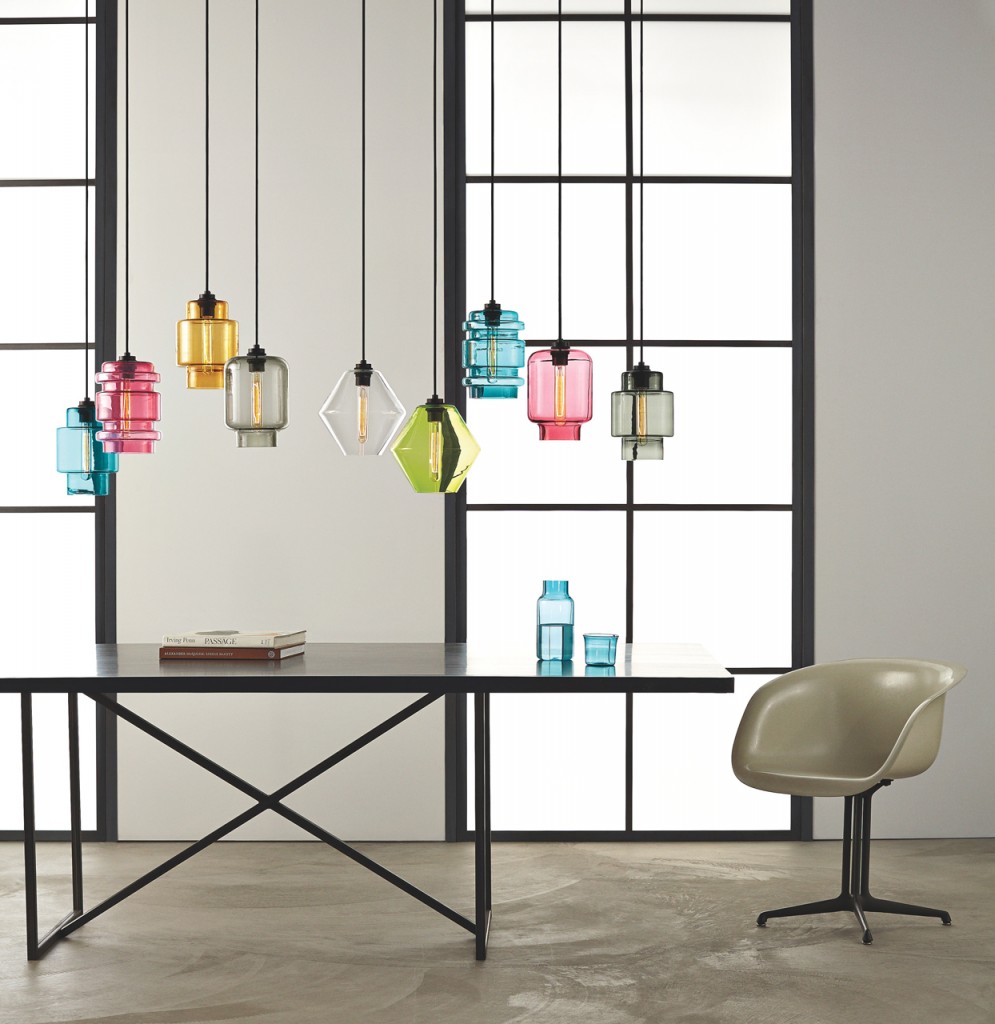luminarias-pendentes-em-vidro-colorido