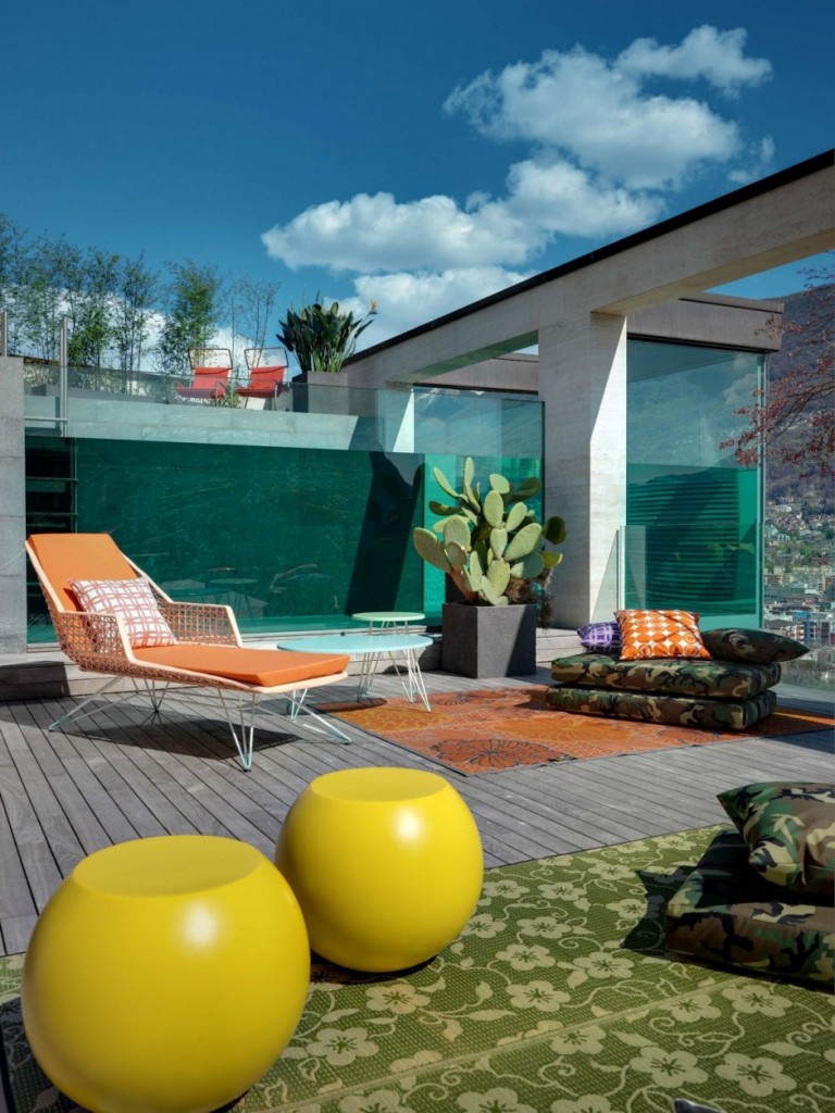 piscina-de-vidro-em-balanco-em-edificio-na-suica