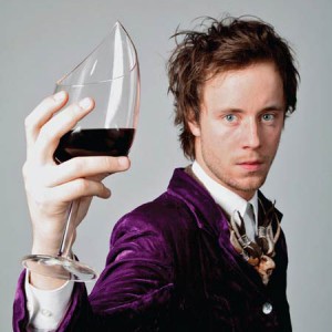 tacas-de-vinho-tinto-por-kacper-hamilton