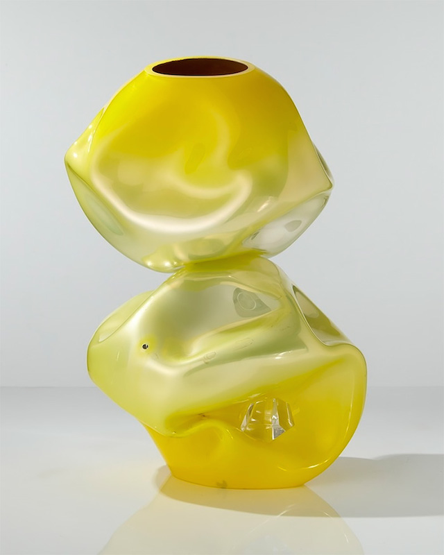 vaso-de-vidro-amarelo-com-efeito-cromado